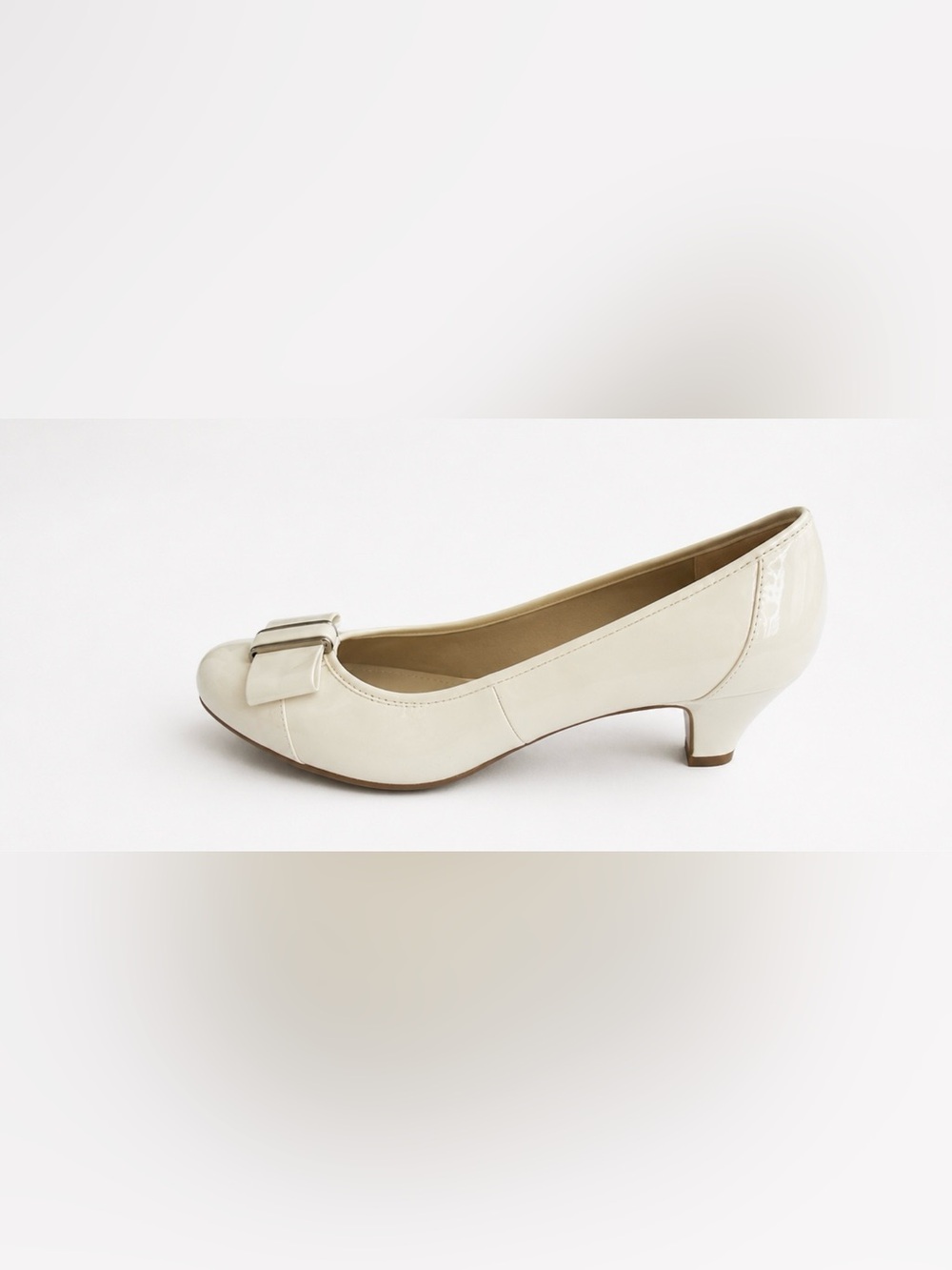 Naturalizer white Patent Ballet Short Heels with Bow Accent 7.5